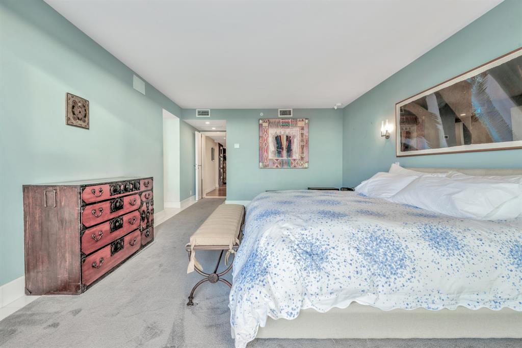 TRUMP PLAZA OF THE PALM B - Residential