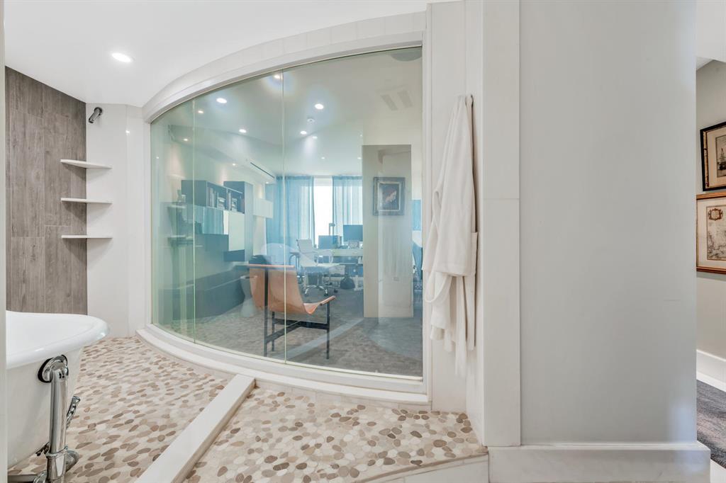 TRUMP PLAZA OF THE PALM B - Residential