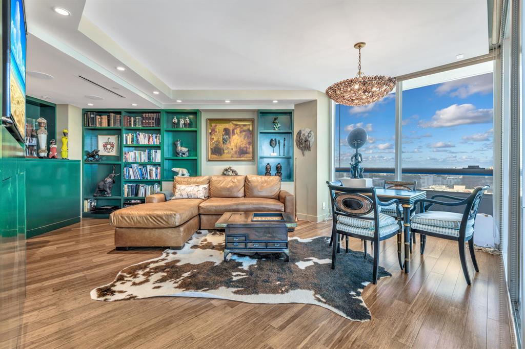 TRUMP PLAZA OF THE PALM B - Residential