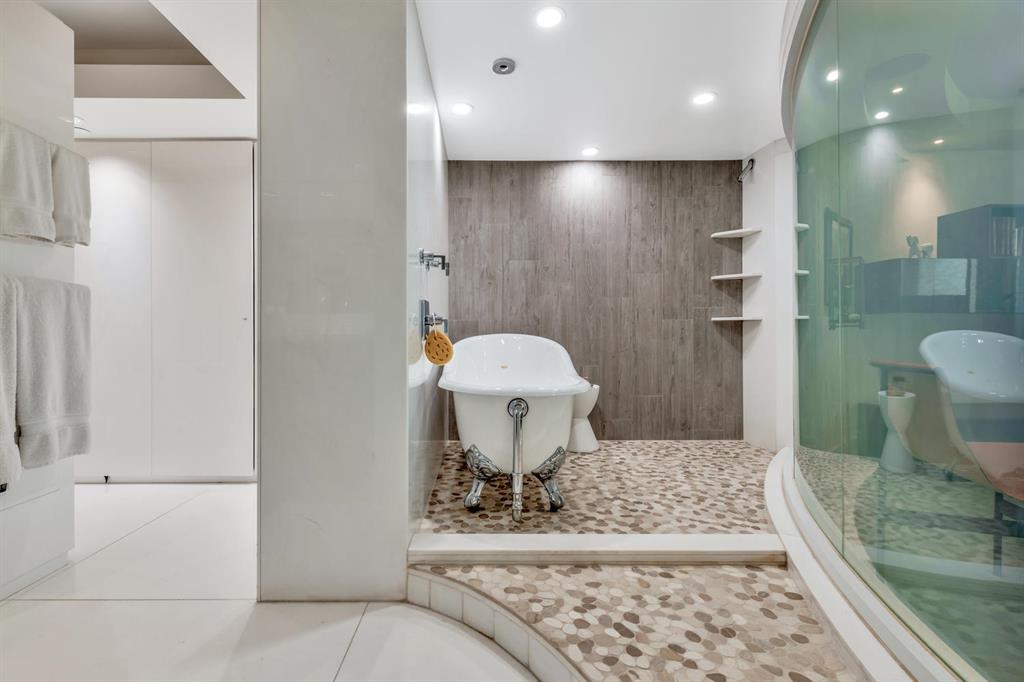 TRUMP PLAZA OF THE PALM B - Residential