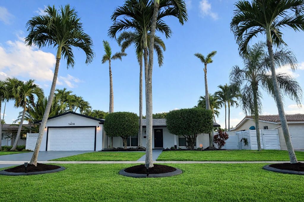 Photo of 5408 Jackson Street, Hollywood, FL 33021 (MLS # B26013992)