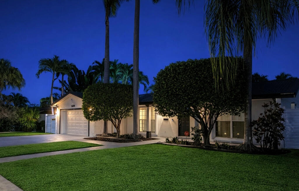 HOLLYWOOD HILLS - Residential