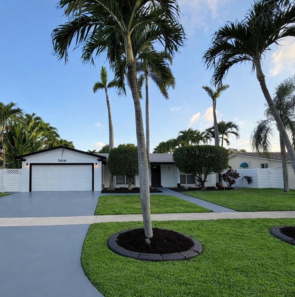 Photo of 5408 Jackson Street, Hollywood, FL 33021 (MLS # B26013992)