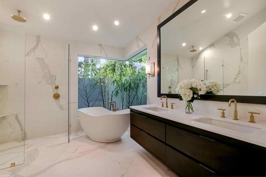 Tequesta Country Club - Residential