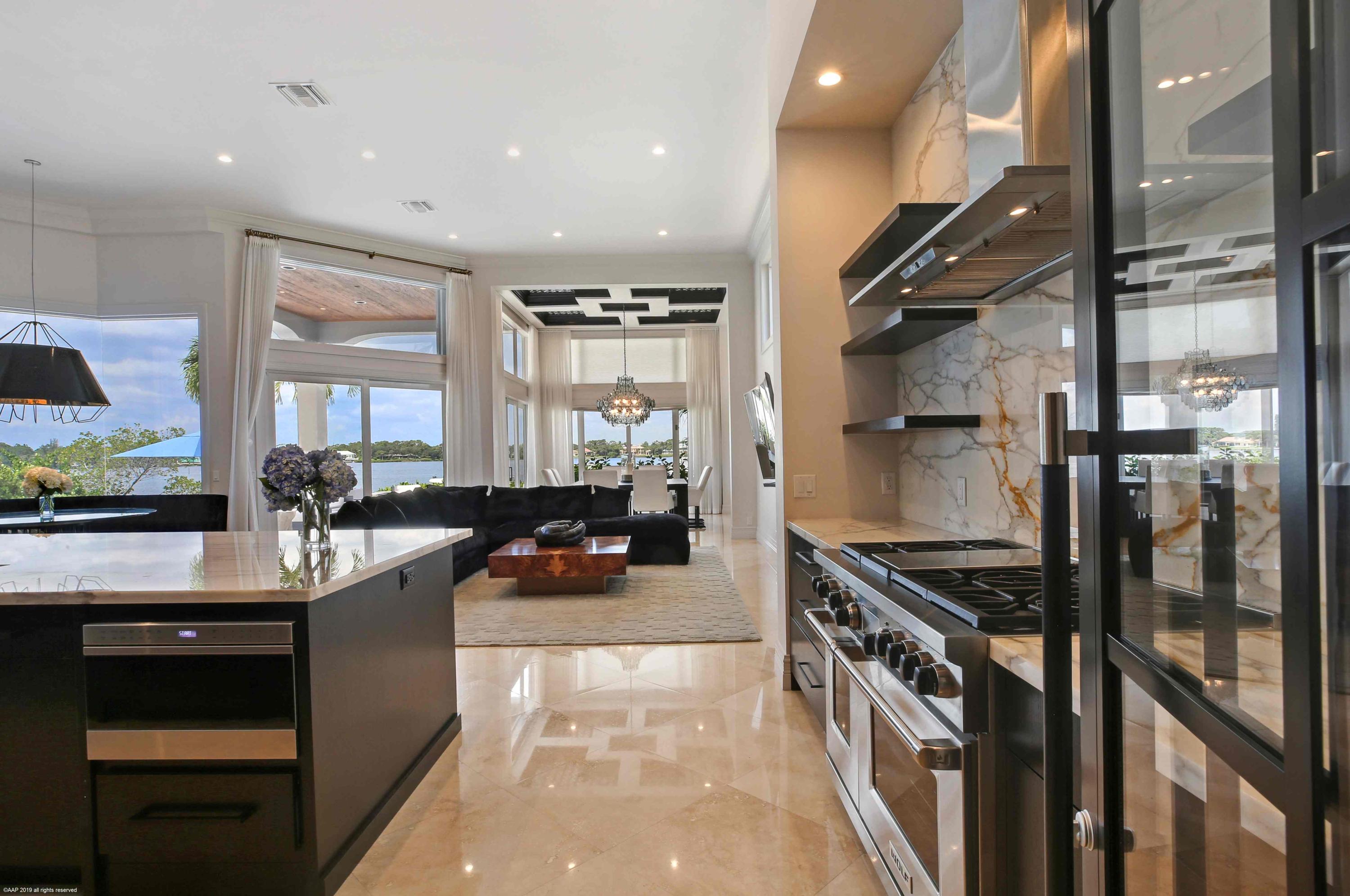 Tequesta Country Club - Residential