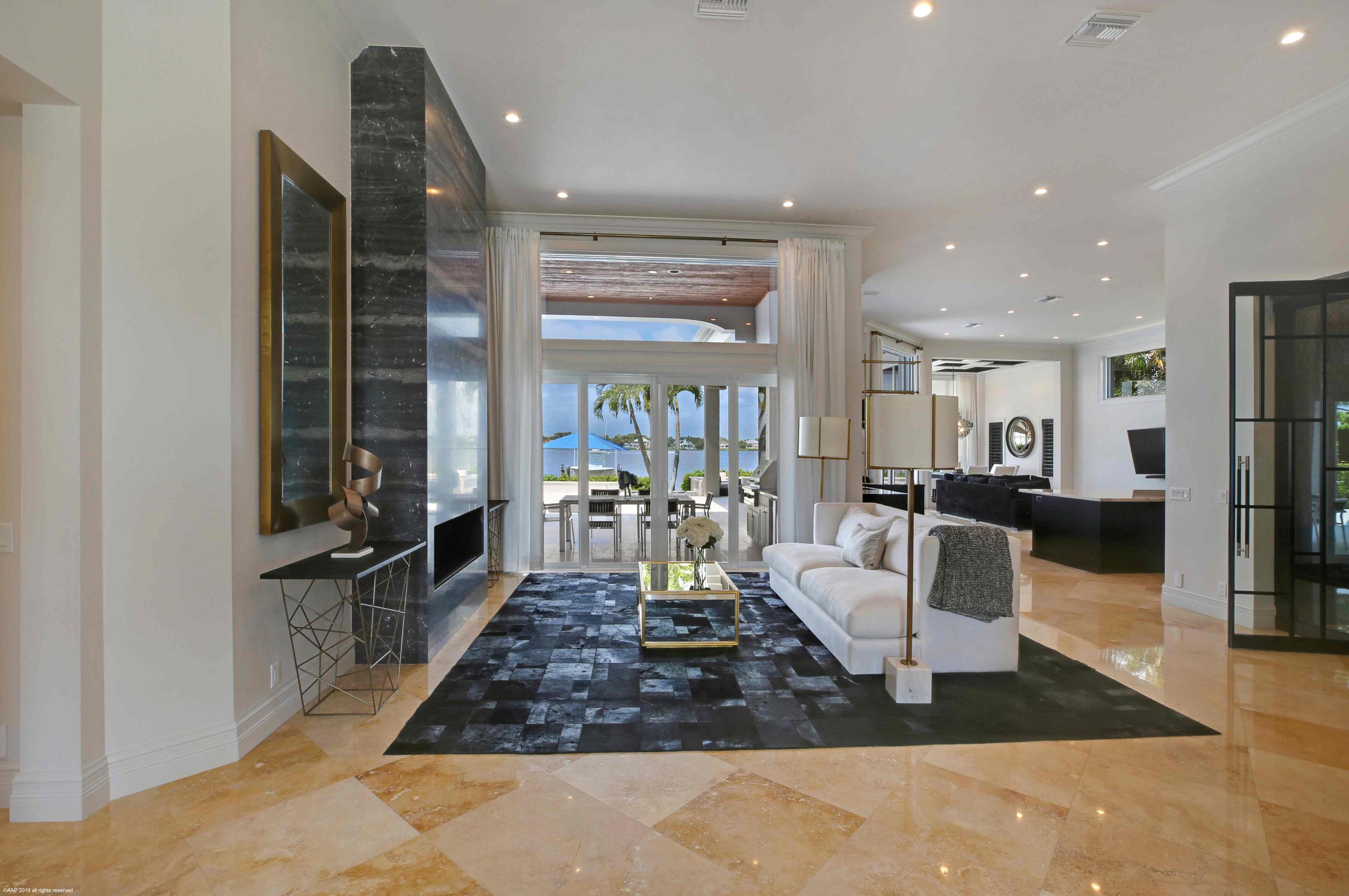 Tequesta Country Club - Residential