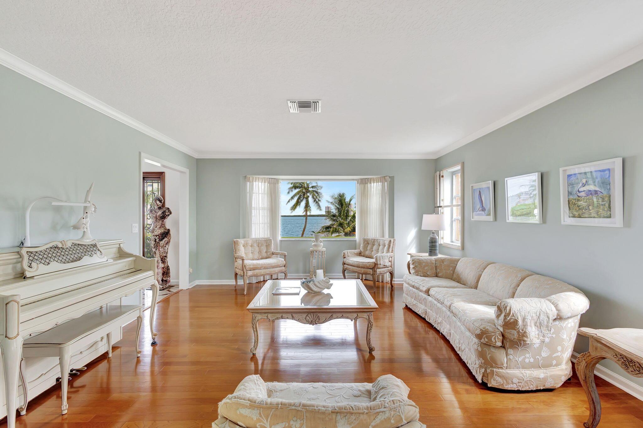 1141 Pine Point Road