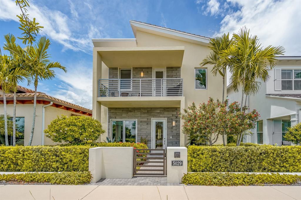 Photo of 5029 Grandiflora Road, Palm Beach Gardens, FL 33418 (MLS # R10721332)