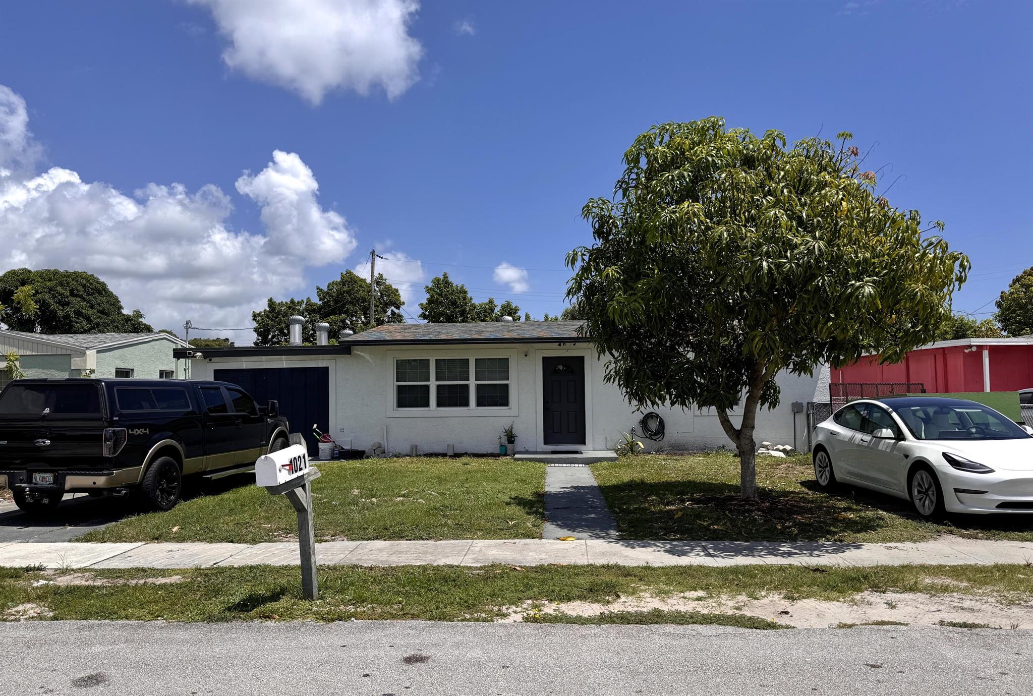 Well kept 3-bedroom, 1-bath home with updated kitchen featuring stainless steel appliances, granite counter-top. Garage converted to 4th bedroom or study. Fenced back yard and utility shed provides plenty of space and storage. Located in the heart of West Palm Beach. Great starter home or Investment property. Convenient to Palm Beach Int. Airport, I-95, shopping and restaurants
