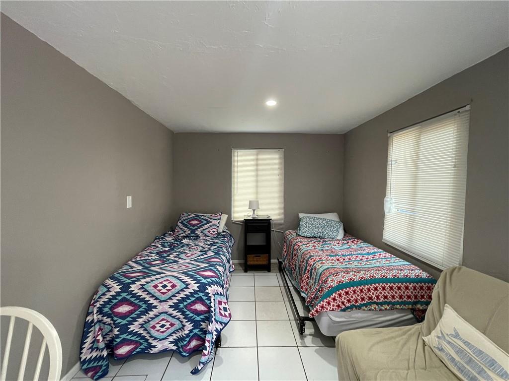 1415 NE 25th St STUDIO