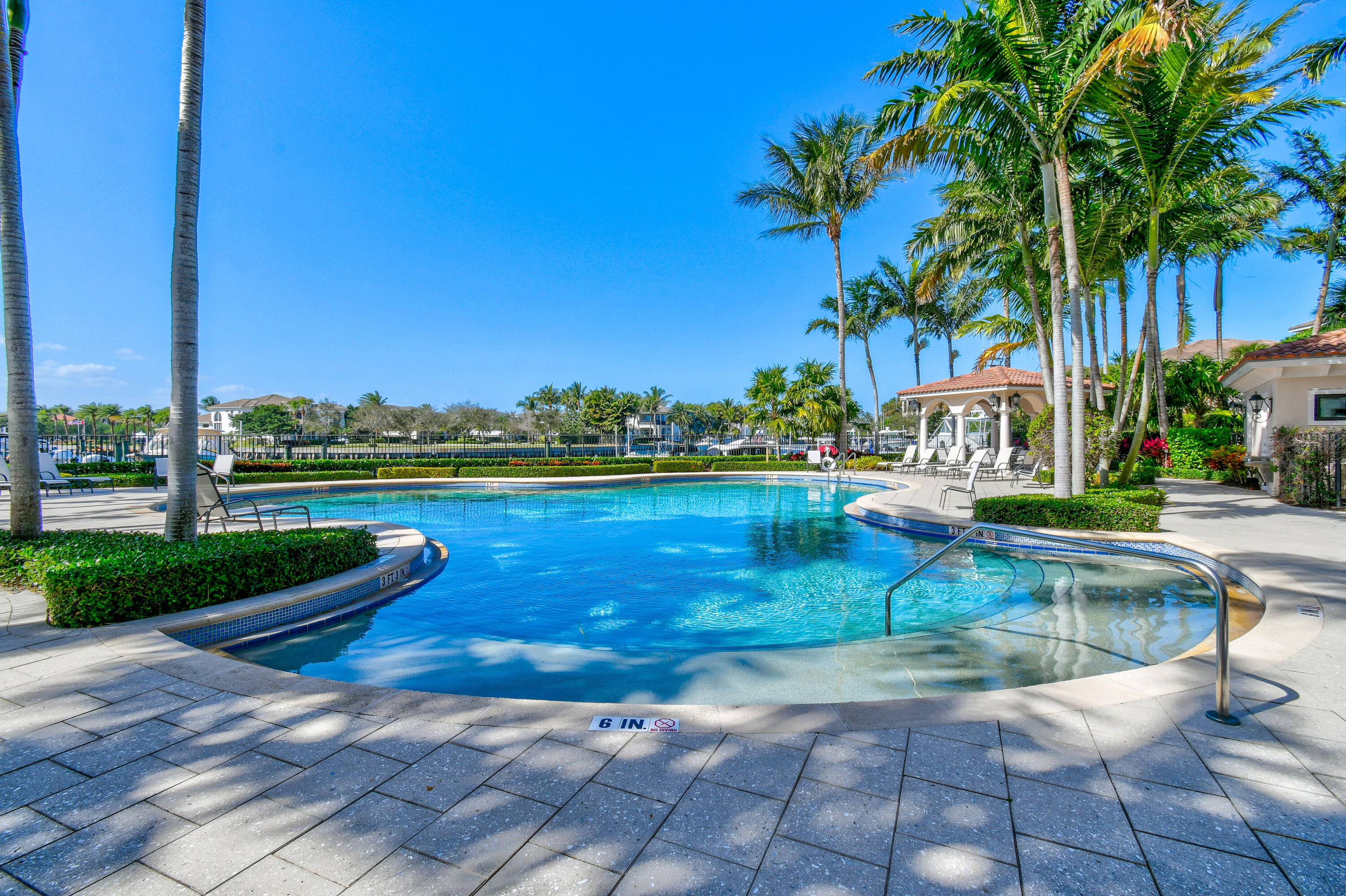 CARRIAGE HOMES AT FRENCHMANS HARBOR CONDO - Residential