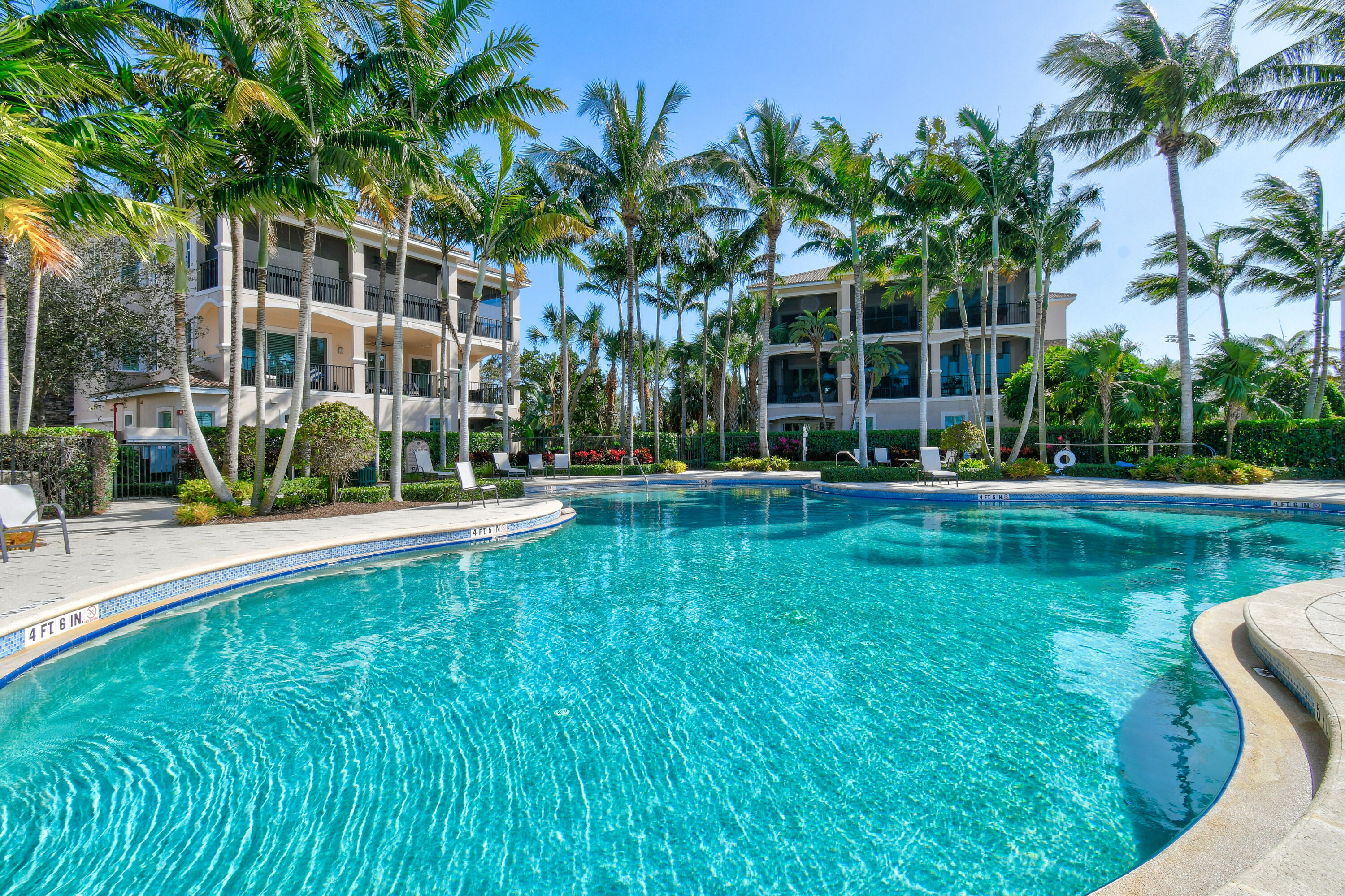 CARRIAGE HOMES AT FRENCHMANS HARBOR CONDO - Residential