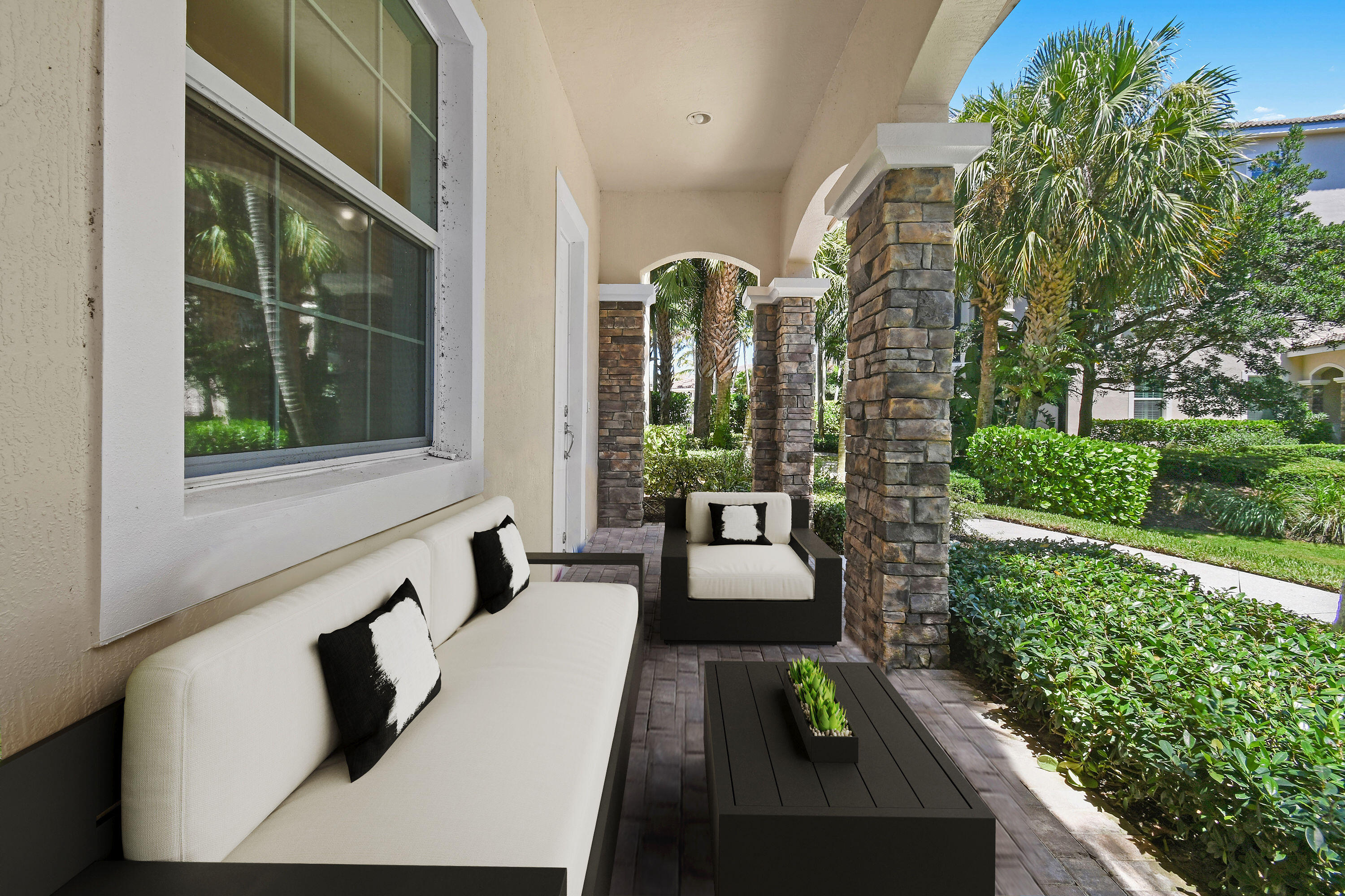 CARRIAGE HOMES AT FRENCHMANS HARBOR CONDO - Residential