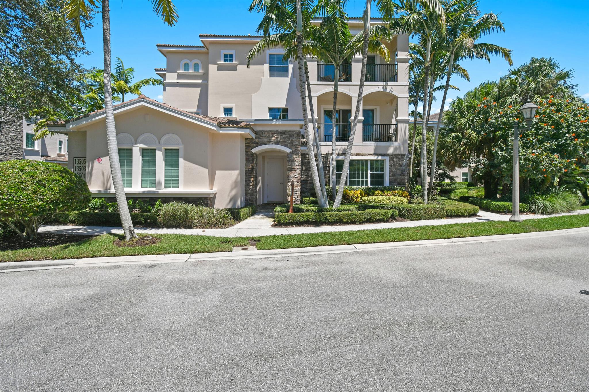 13501 Treasure Cove Circle