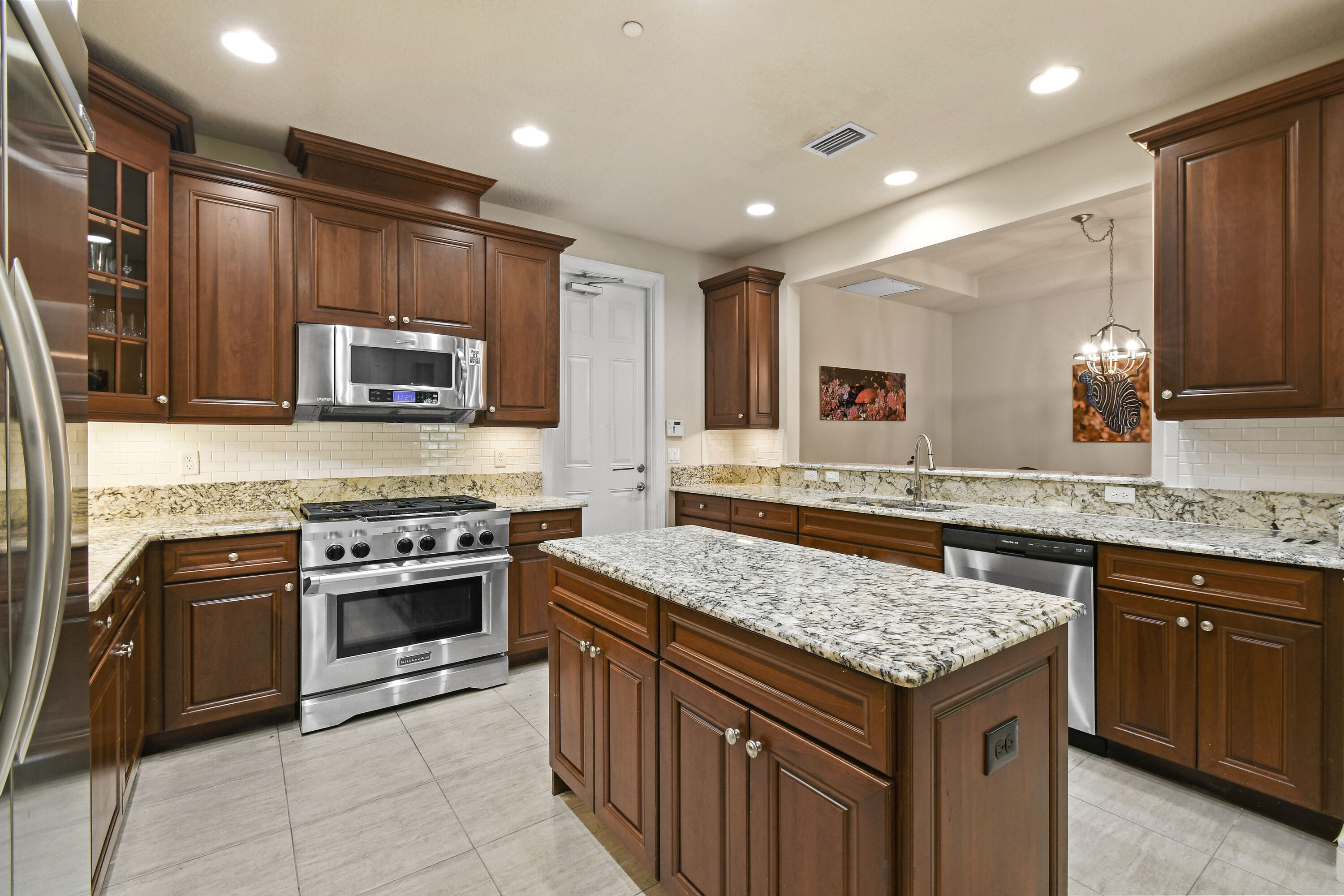 CARRIAGE HOMES AT FRENCHMANS HARBOR CONDO - Residential