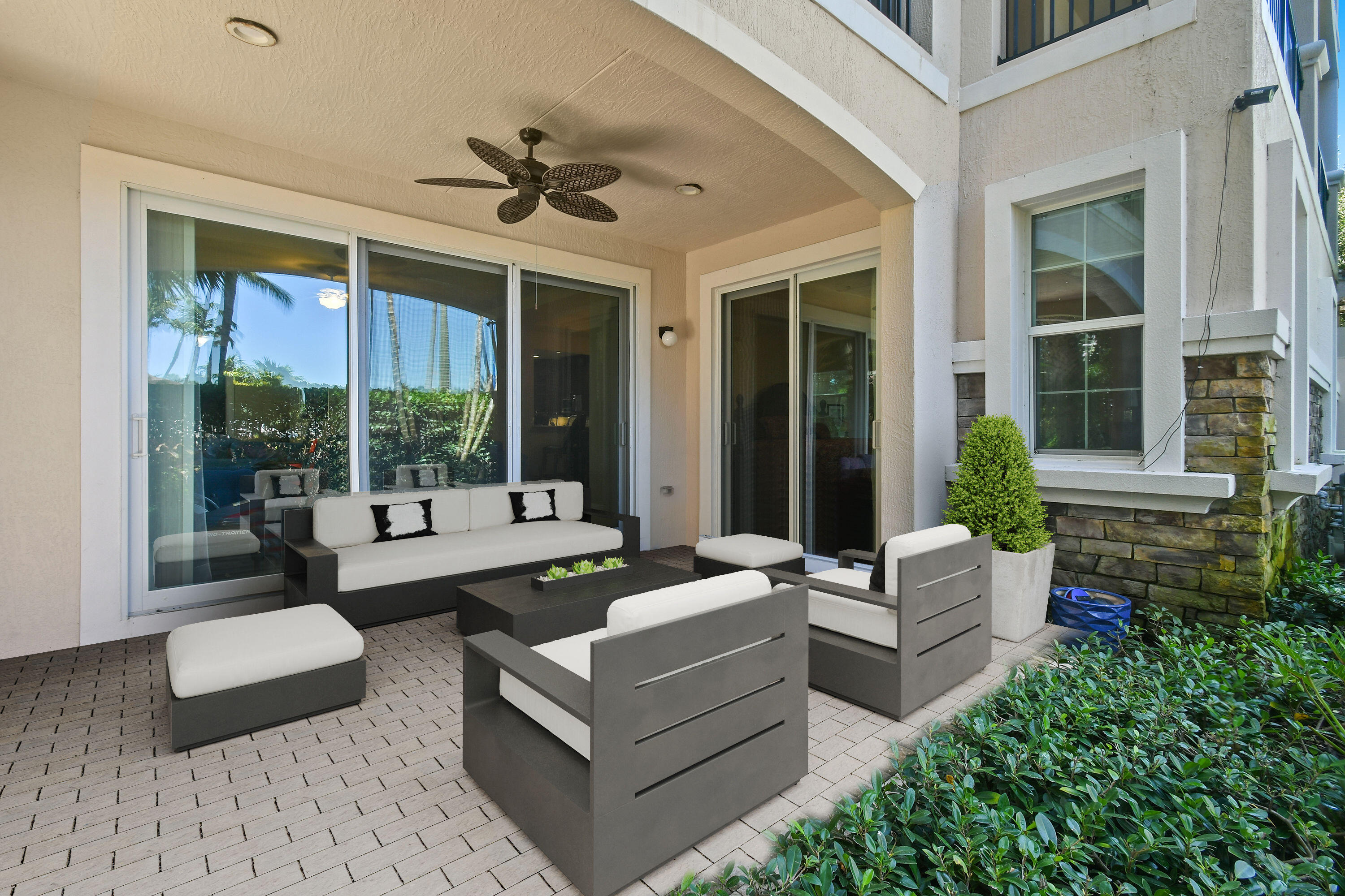 CARRIAGE HOMES AT FRENCHMANS HARBOR CONDO - Residential