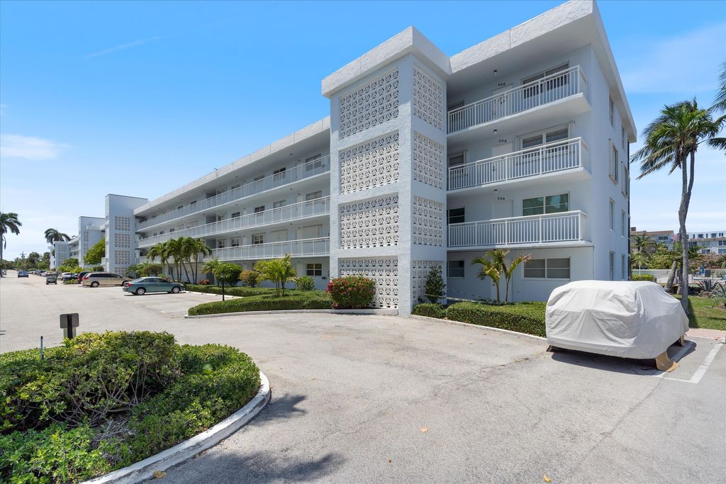 Photo of 2018 S Federal Highway #206, Boynton Beach, FL 33435 (MLS # R11089802)