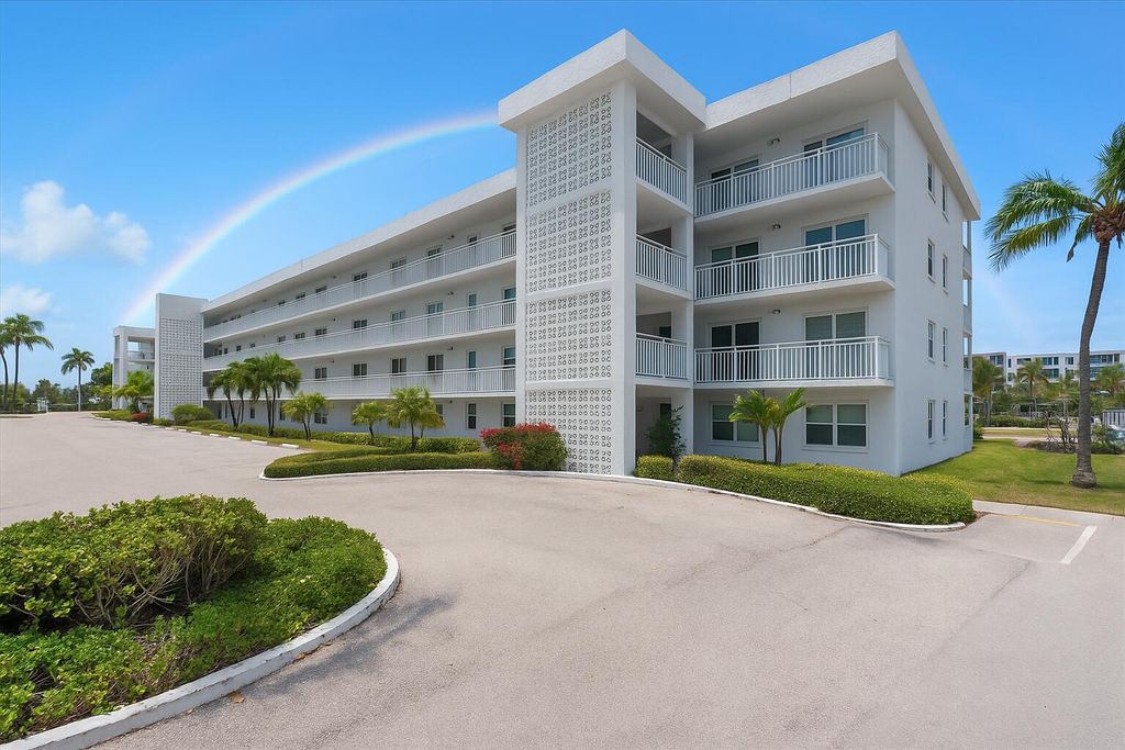 Photo of 2018 S Federal Highway #206, Boynton Beach, FL 33435 (MLS # R11089802)