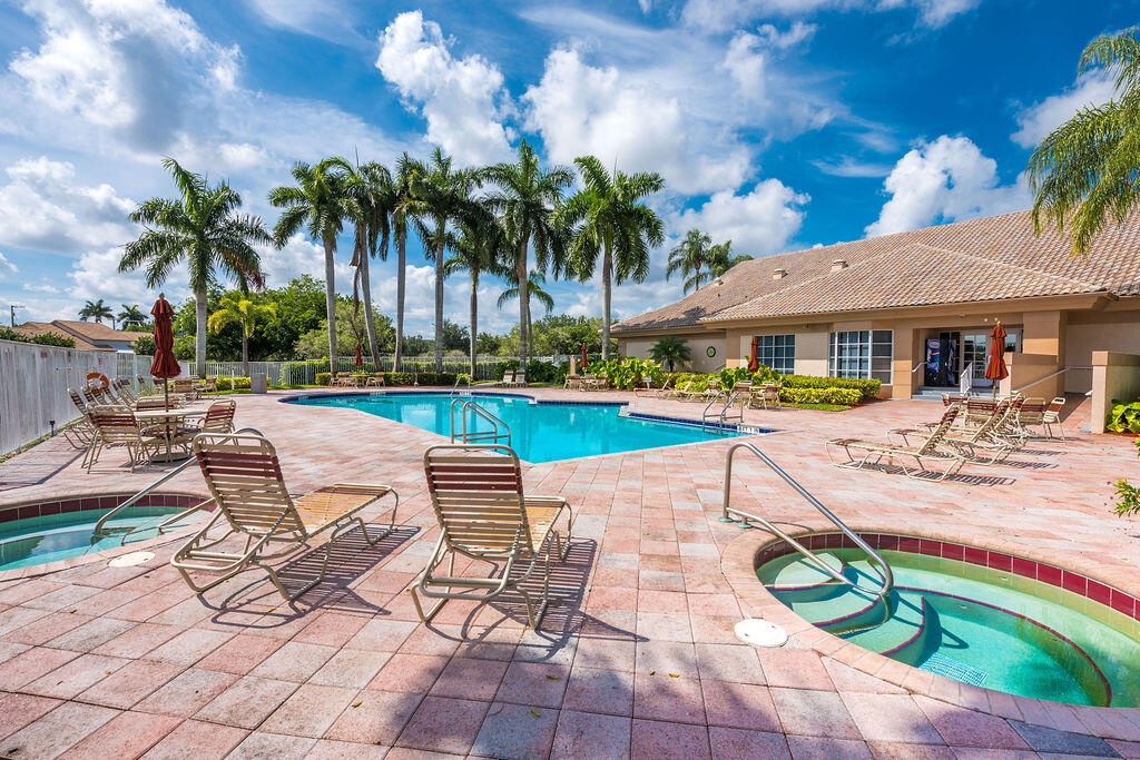 WELLINGTONS EDGE PAR 76 P - Residential Lease