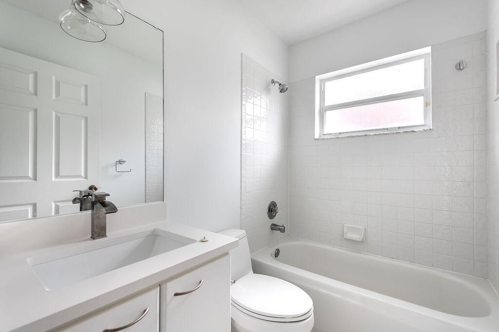 WELLINGTONS EDGE PAR 76 P - Residential Lease