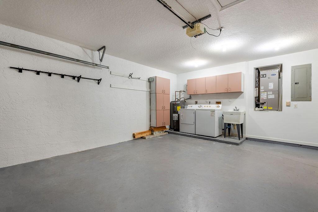 WELLINGTONS EDGE PAR 76 P - Residential Lease