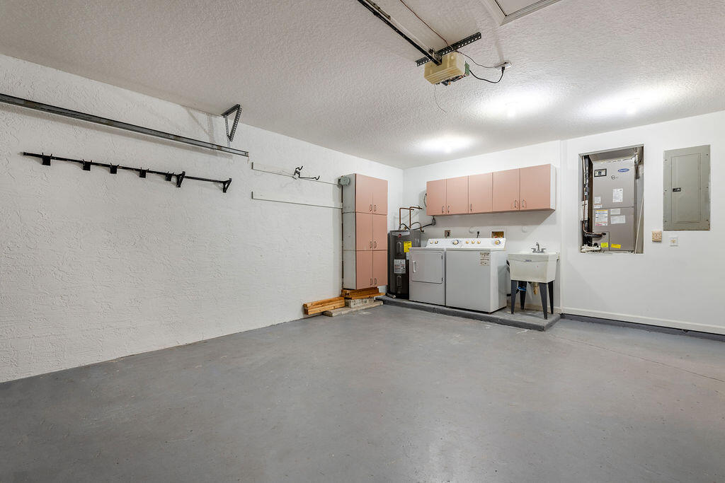 WELLINGTONS EDGE PAR 76 P - Residential Lease