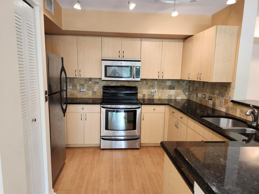 Photo of 813 Villa Circle, Boynton Beach, FL 33435 (MLS # R11067781)