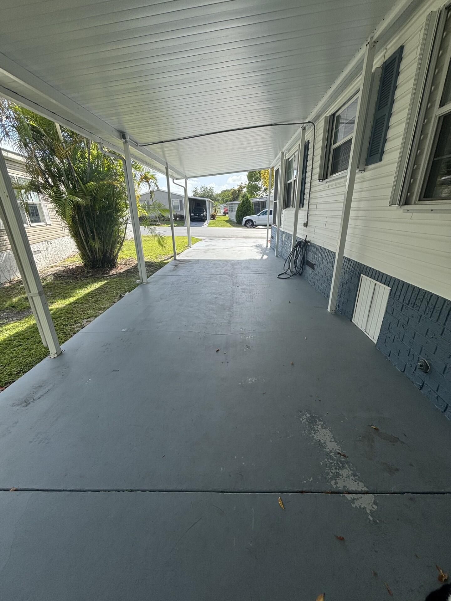 DEERFIELD LAKE - Residential