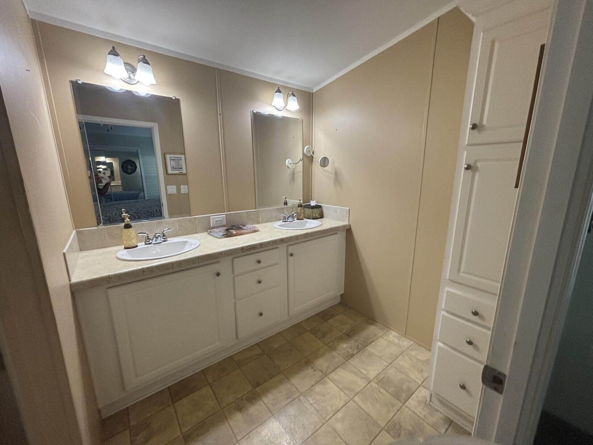 DEERFIELD LAKE - Residential