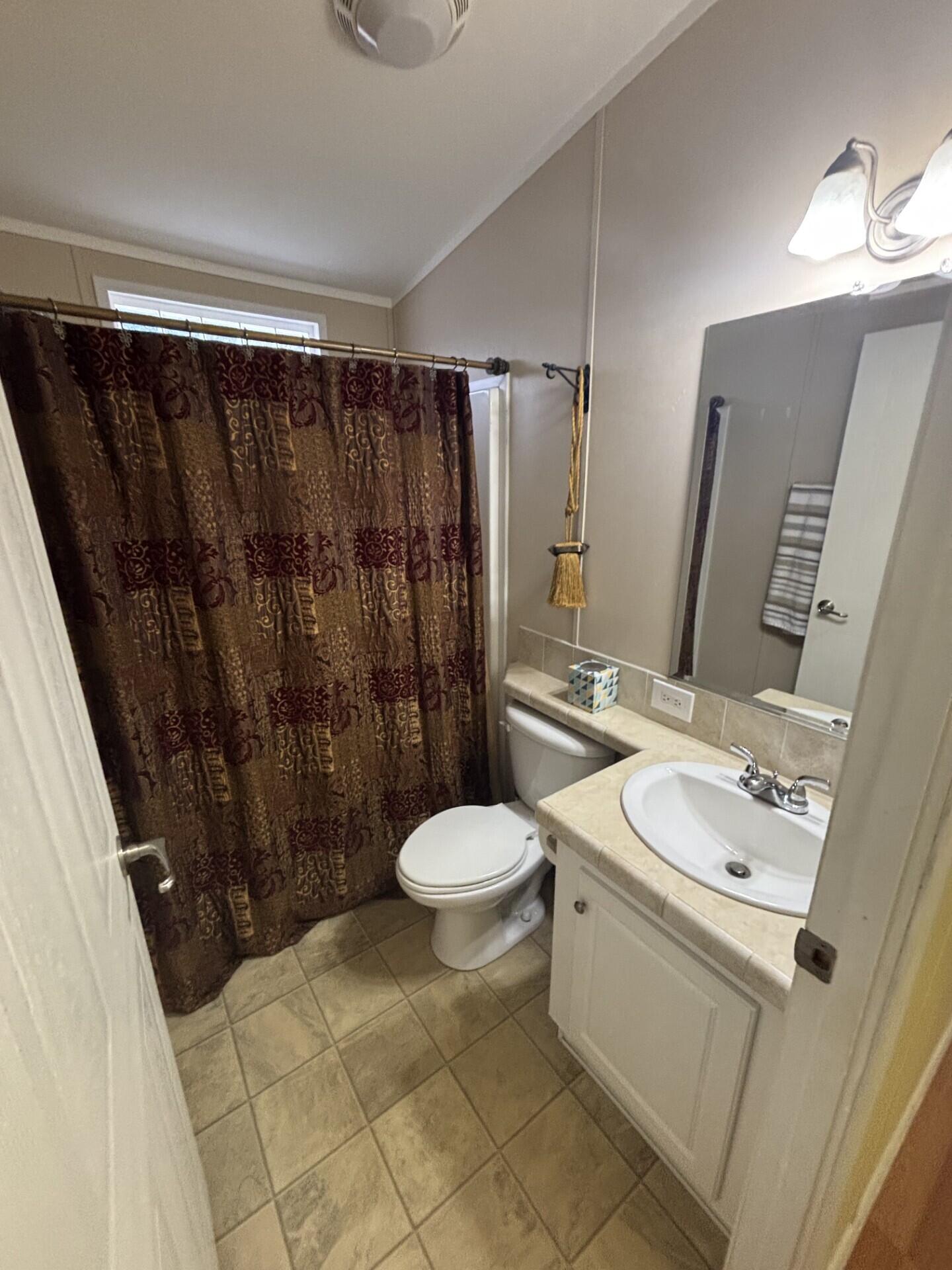 DEERFIELD LAKE - Residential