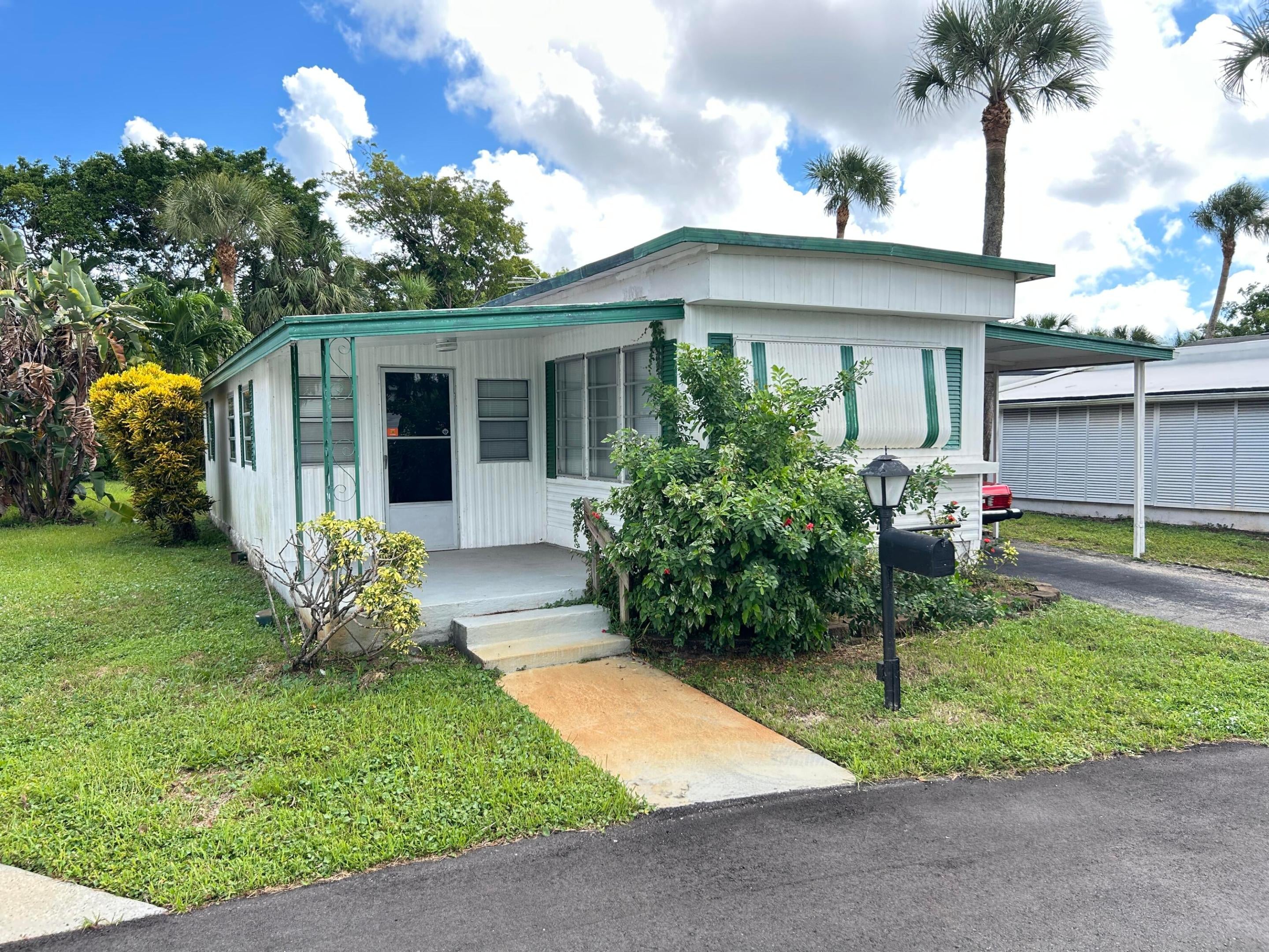 522 HIBISCUS Drive