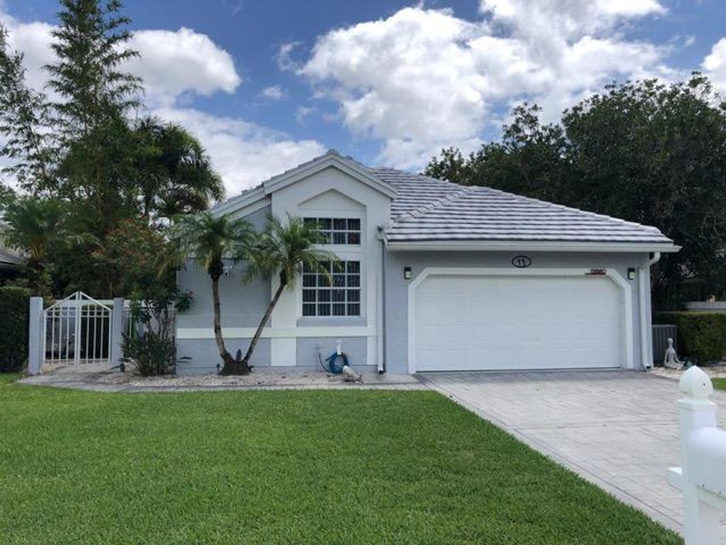Photo of 13880 Crosspointe Court, Palm Beach Gardens, FL 33408 (MLS # R10711539)