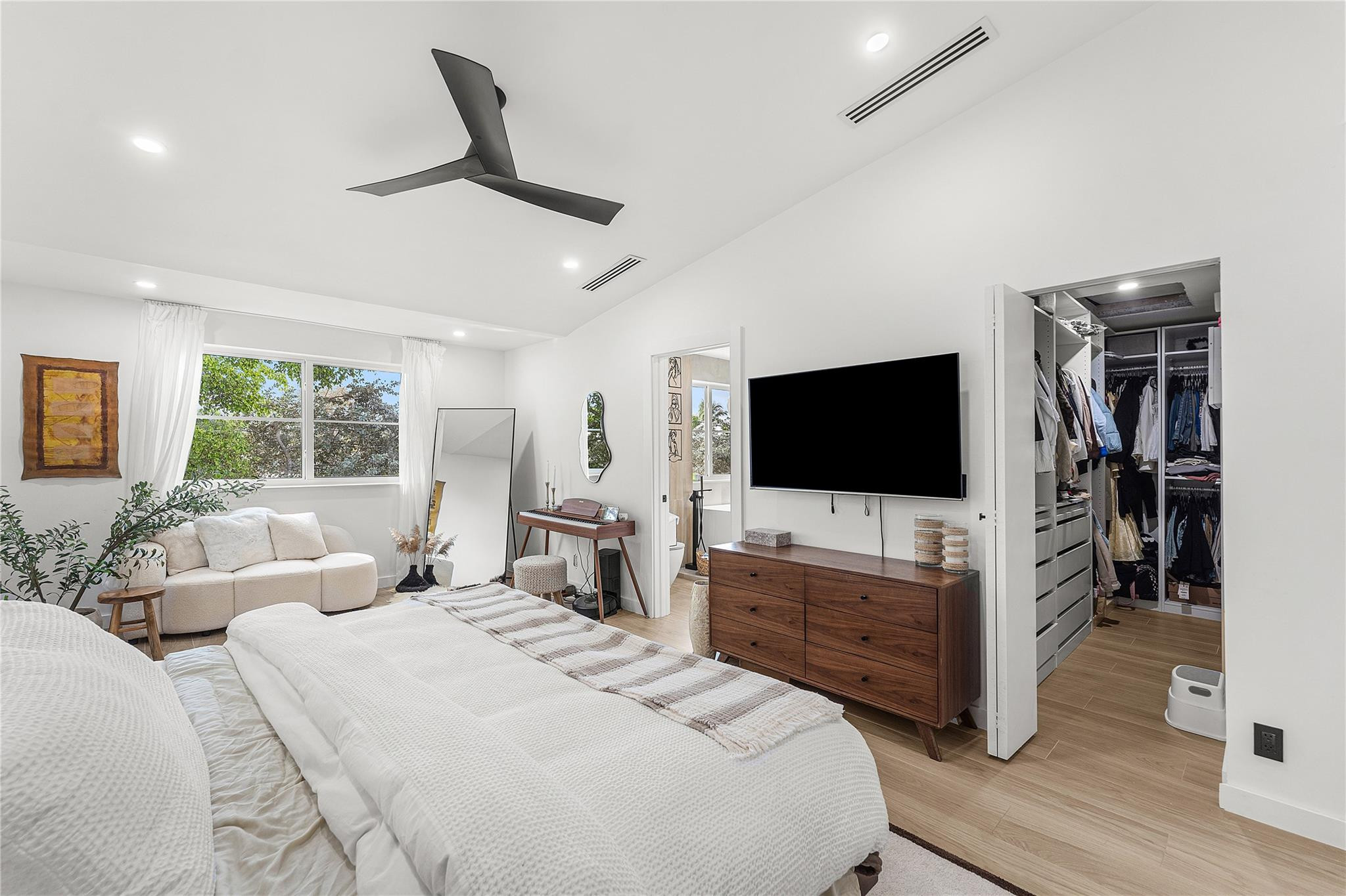 SUNRISE GOLF VILLAGE SECT - Residential Lease