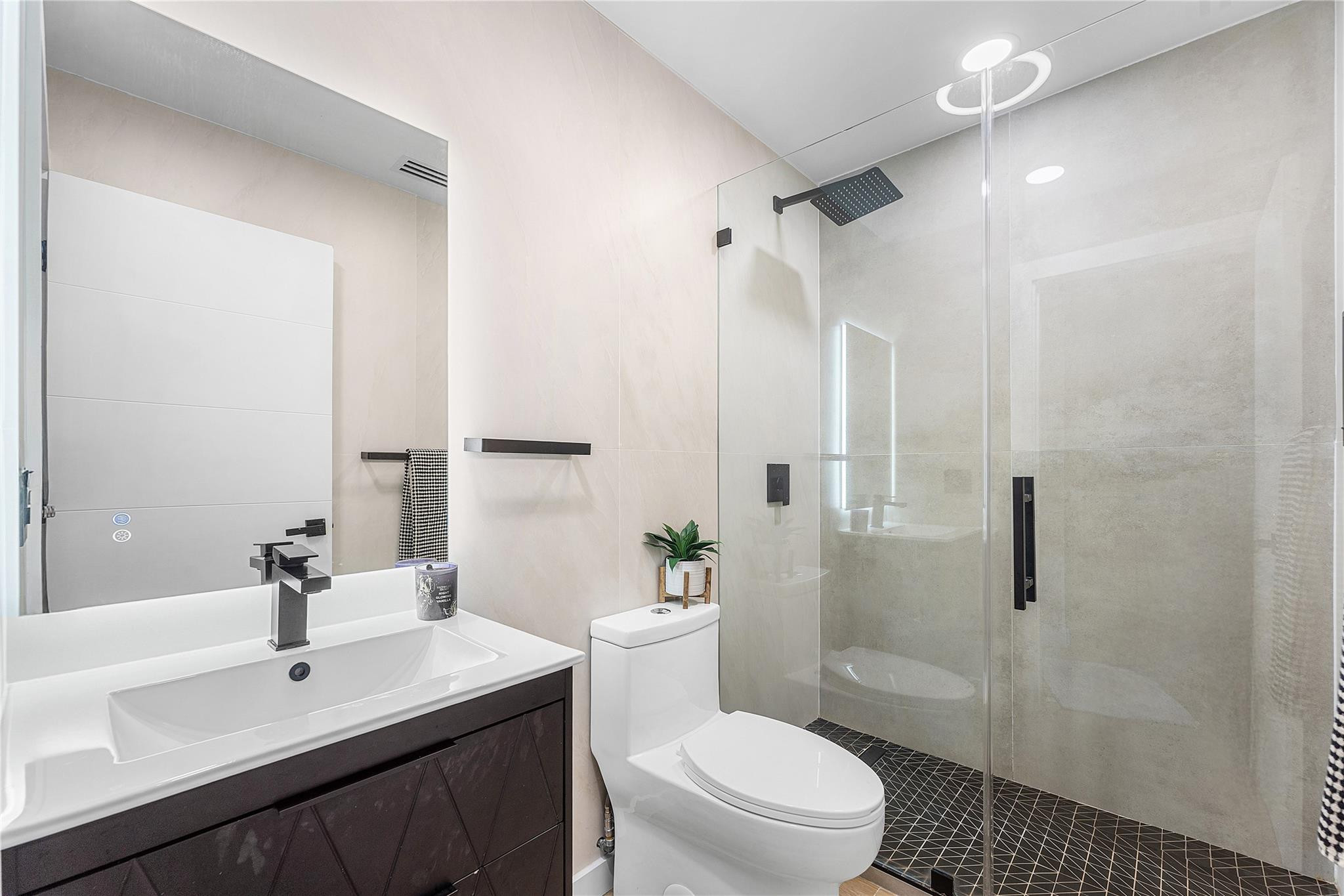 SUNRISE GOLF VILLAGE SECT - Residential Lease