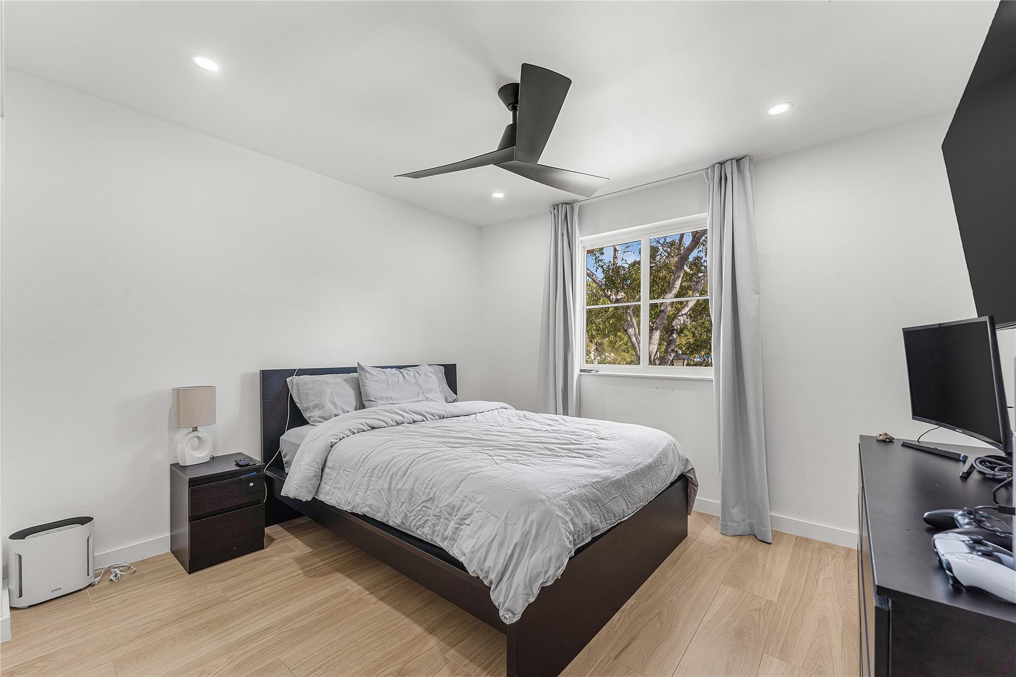 SUNRISE GOLF VILLAGE SECT - Residential Lease