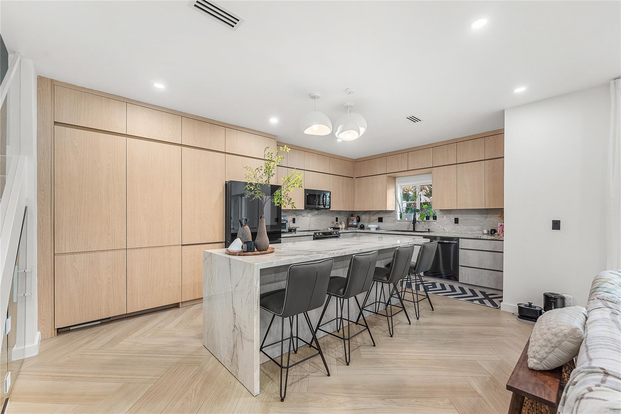 SUNRISE GOLF VILLAGE SECT - Residential Lease