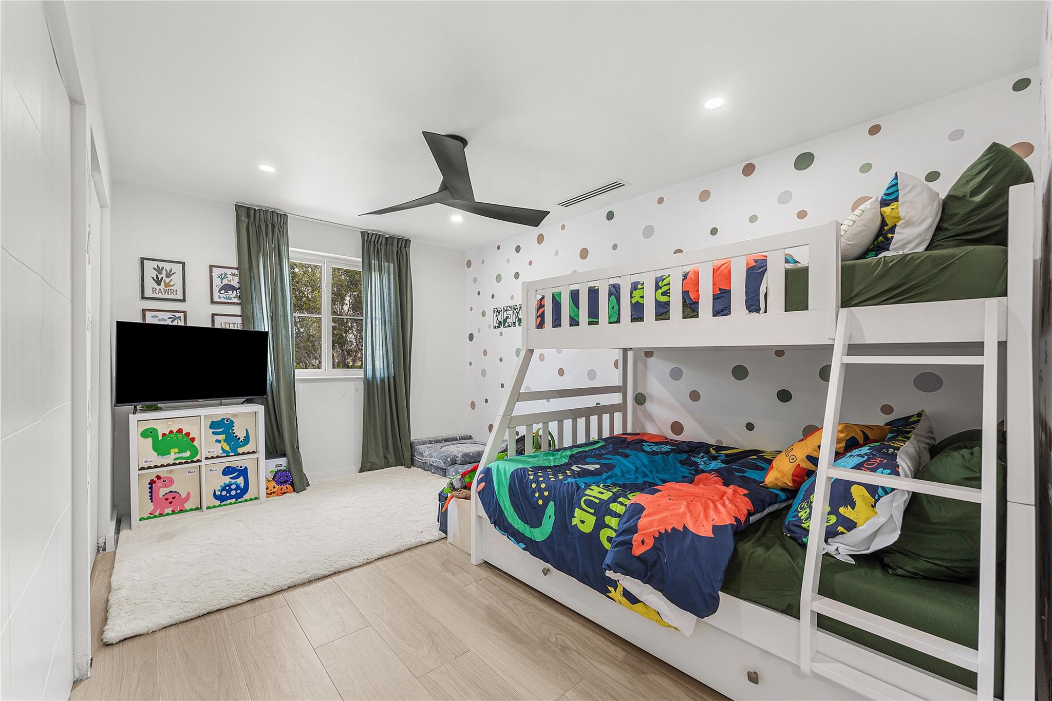 SUNRISE GOLF VILLAGE SECT - Residential Lease