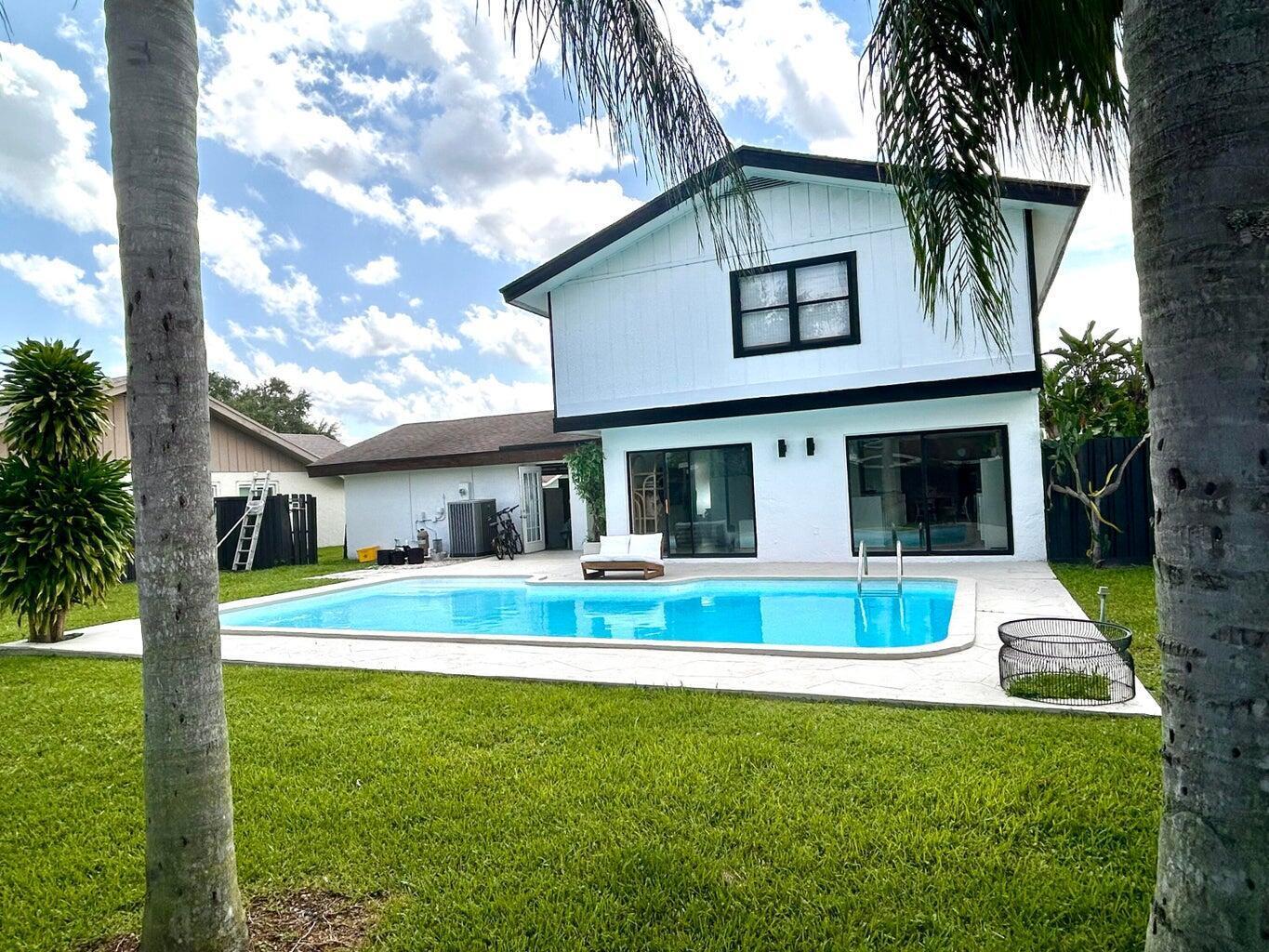 PINEWOOD EAST 2 OF WELLIN - Residential Lease