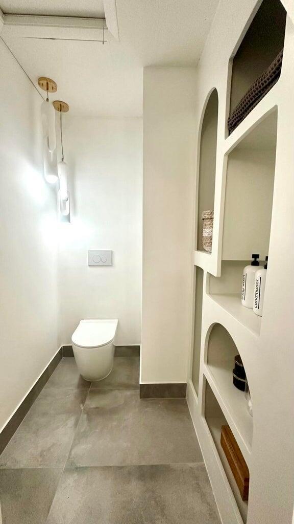 PINEWOOD EAST 2 OF WELLIN - Residential Lease