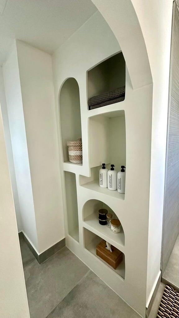 PINEWOOD EAST 2 OF WELLIN - Residential Lease