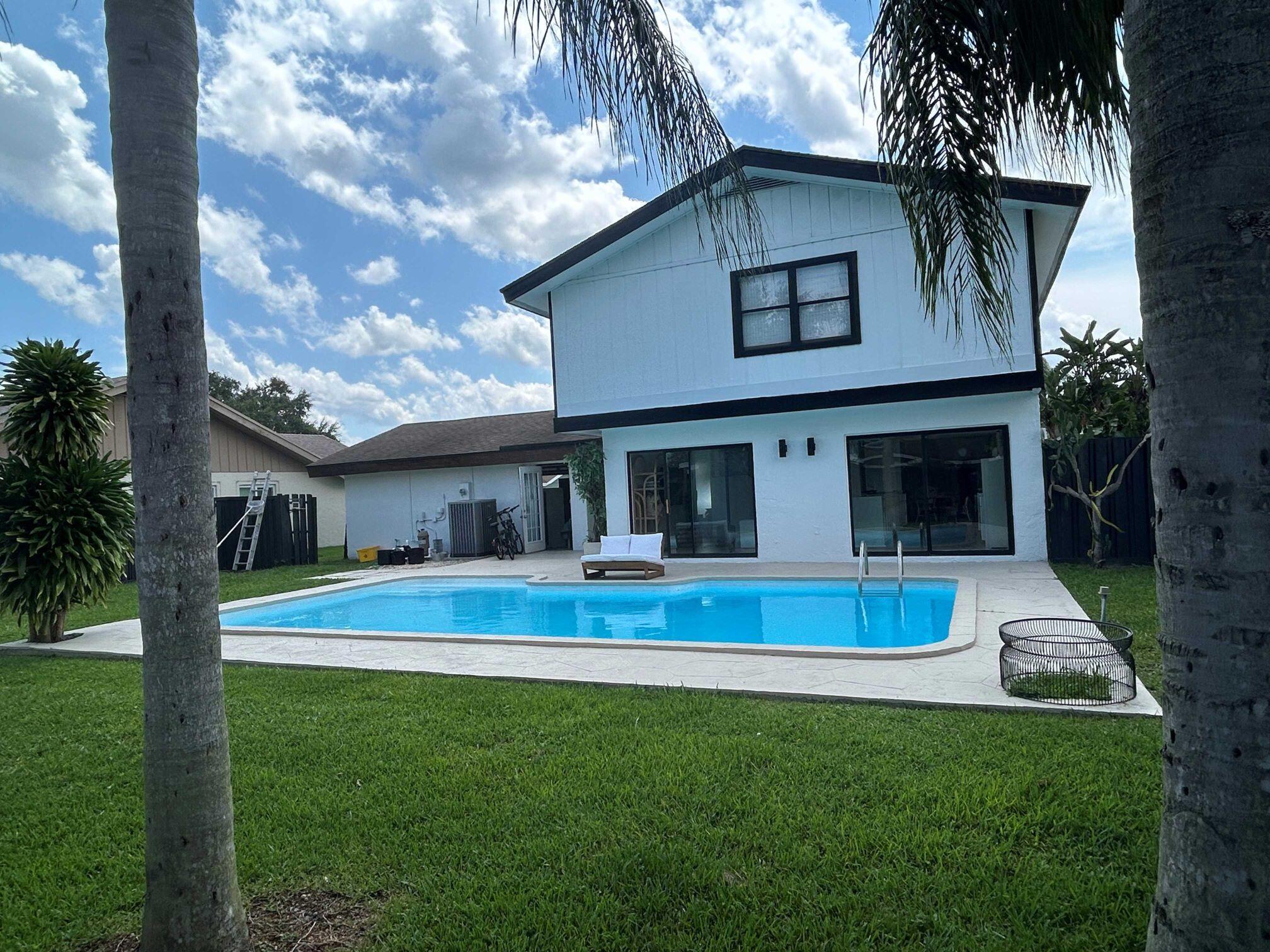 PINEWOOD EAST 2 OF WELLIN - Residential Lease