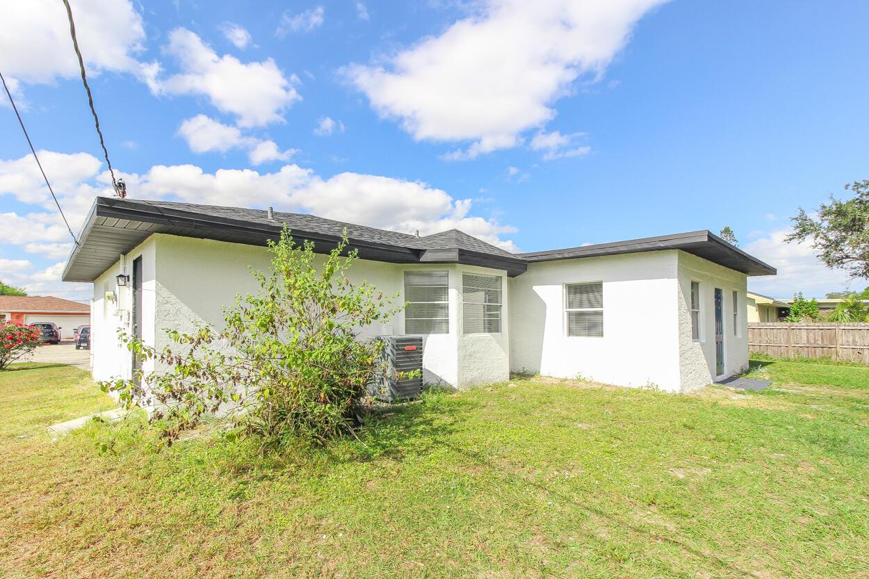 PORT ST LUCIE SECTION 25 - Residential Lease