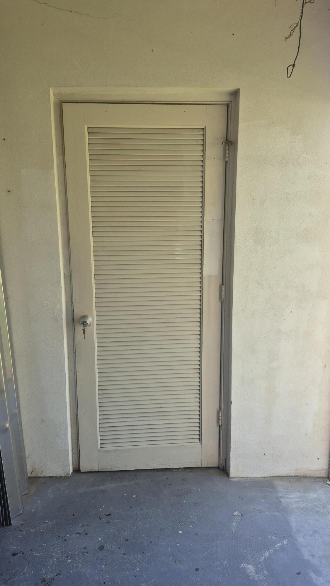 CRESTHAVEN VILLAS CONDO 13 - Residential