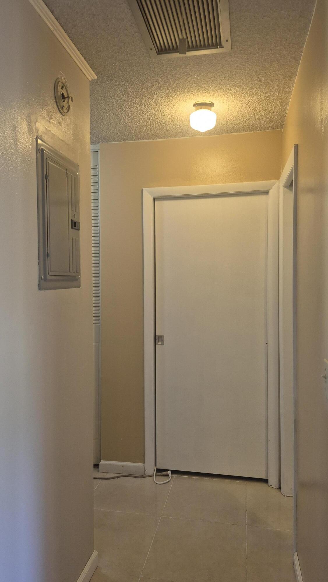 CRESTHAVEN VILLAS CONDO 13 - Residential