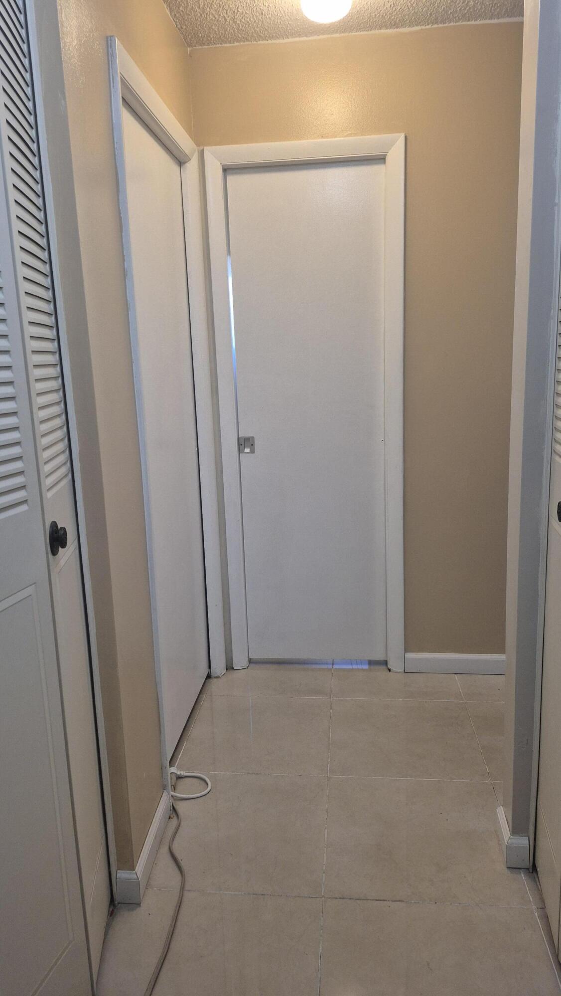 CRESTHAVEN VILLAS CONDO 13 - Residential