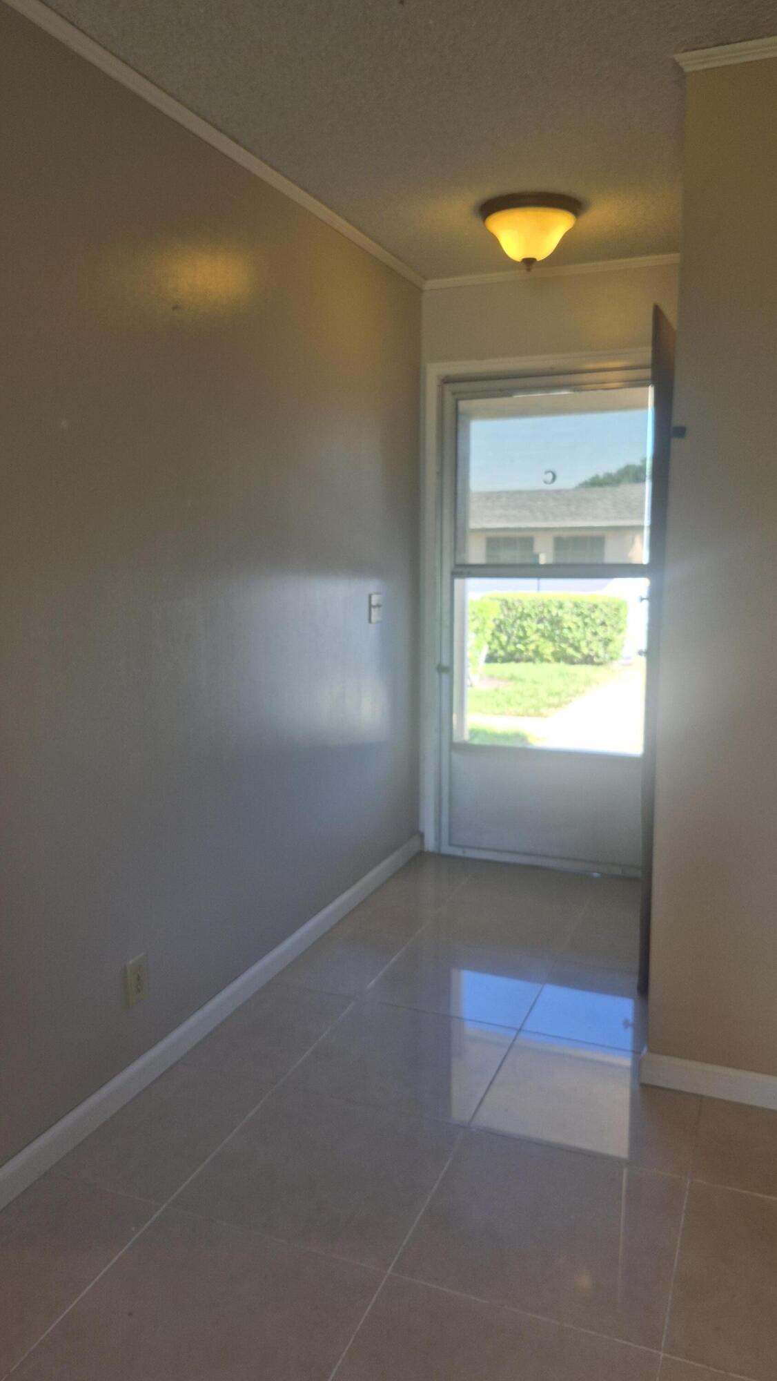 CRESTHAVEN VILLAS CONDO 13 - Residential