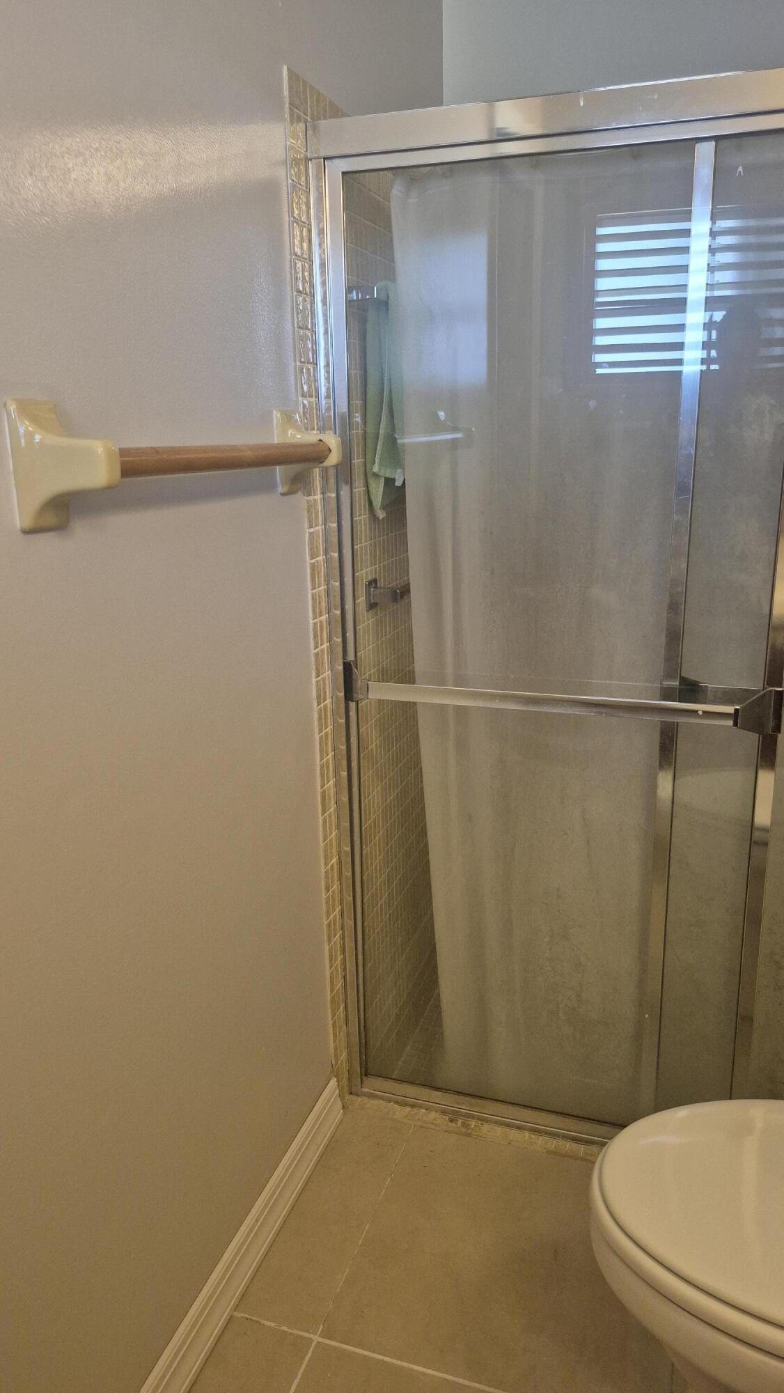 CRESTHAVEN VILLAS CONDO 13 - Residential