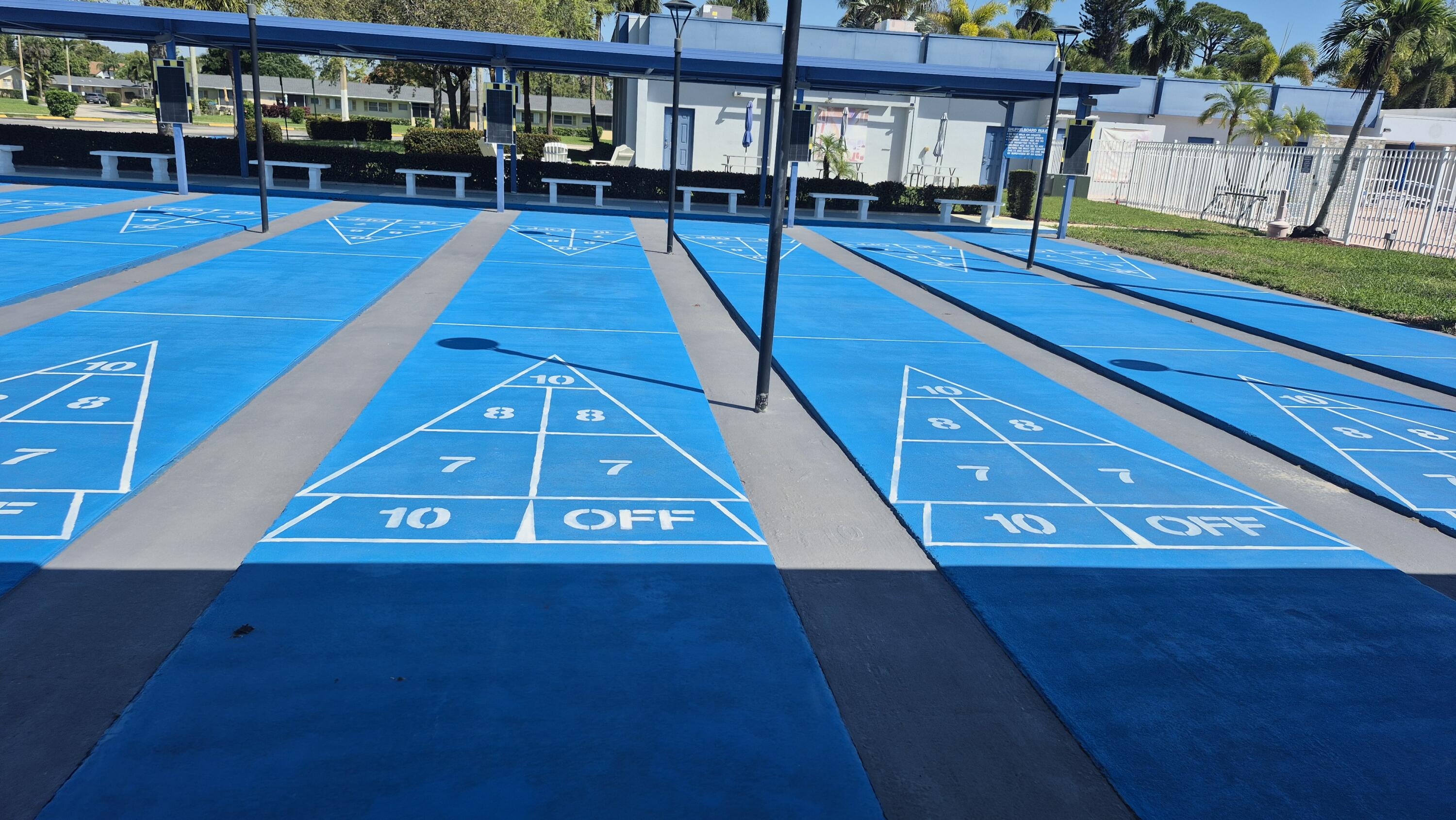 CRESTHAVEN VILLAS CONDO 13 - Residential