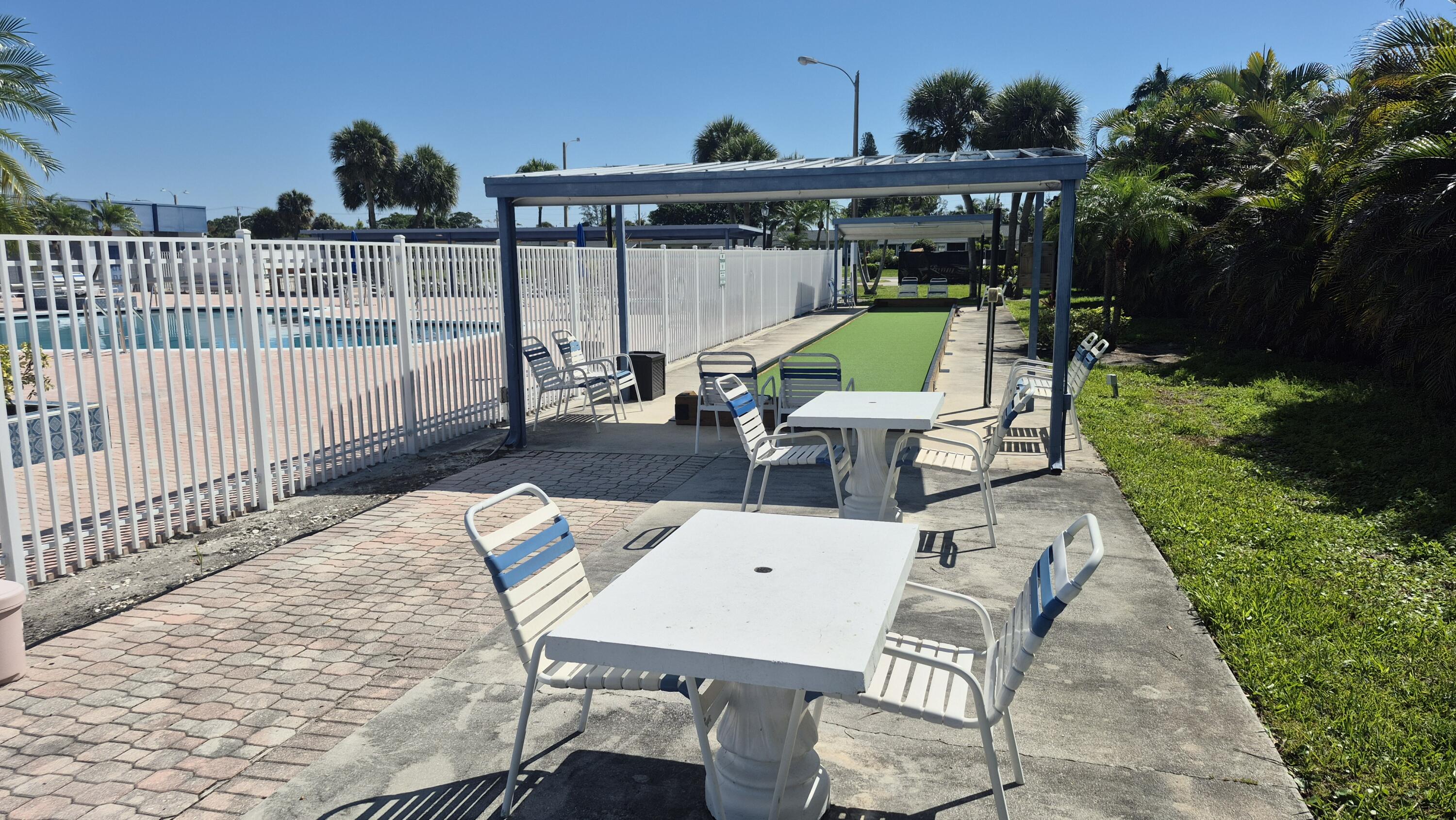 CRESTHAVEN VILLAS CONDO 13 - Residential