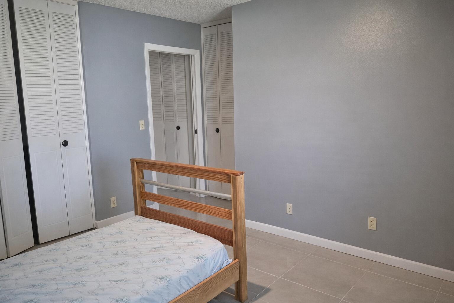 CRESTHAVEN VILLAS CONDO 13 - Residential